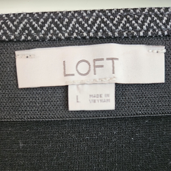 LOFT Gray Knee-Length Herringbone Pull On Pencil Skirt for Work - Picture 3 of 3